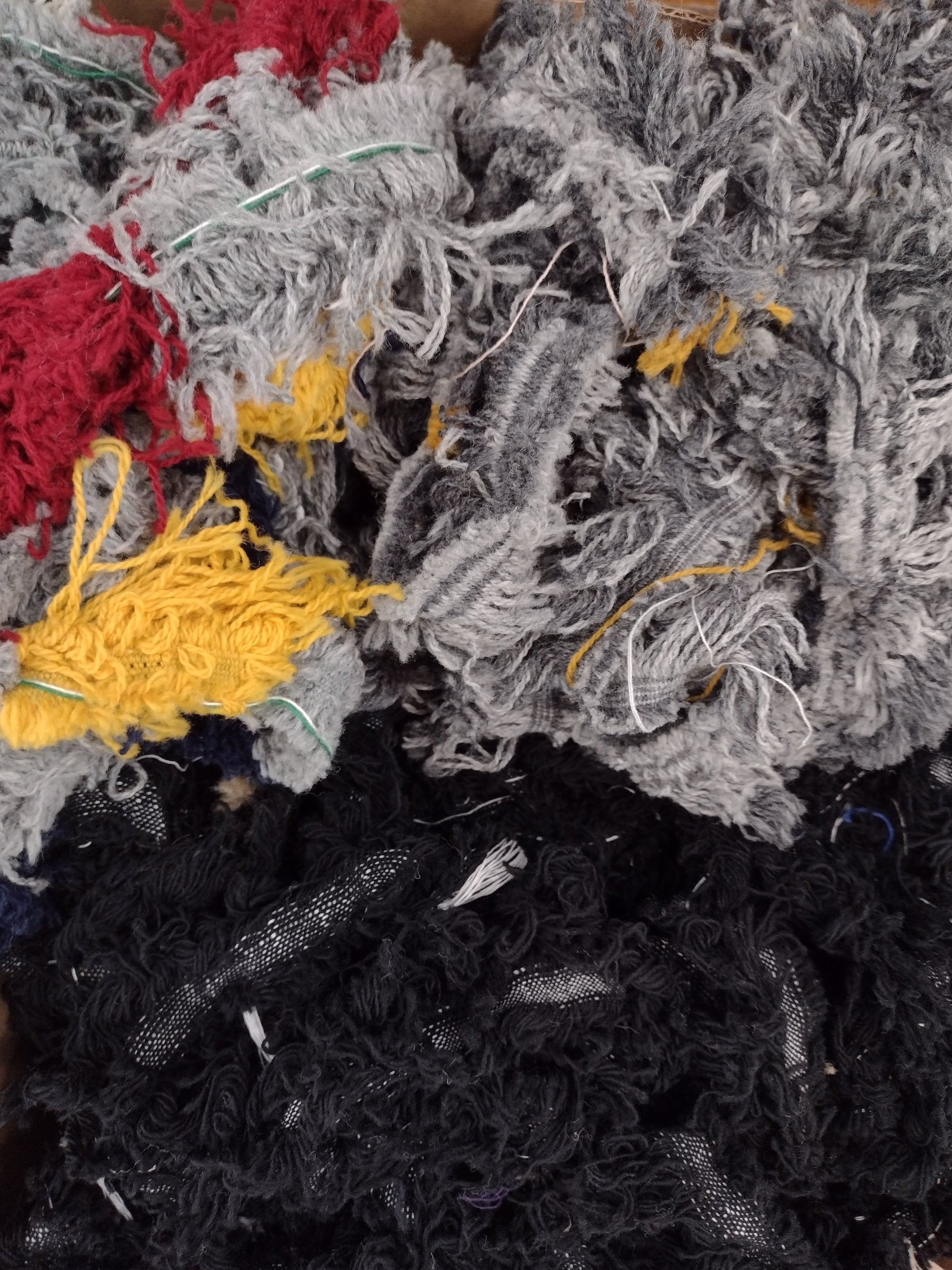 Wool Selvedge: 10lb, Gray Color Block, plus Black #0132