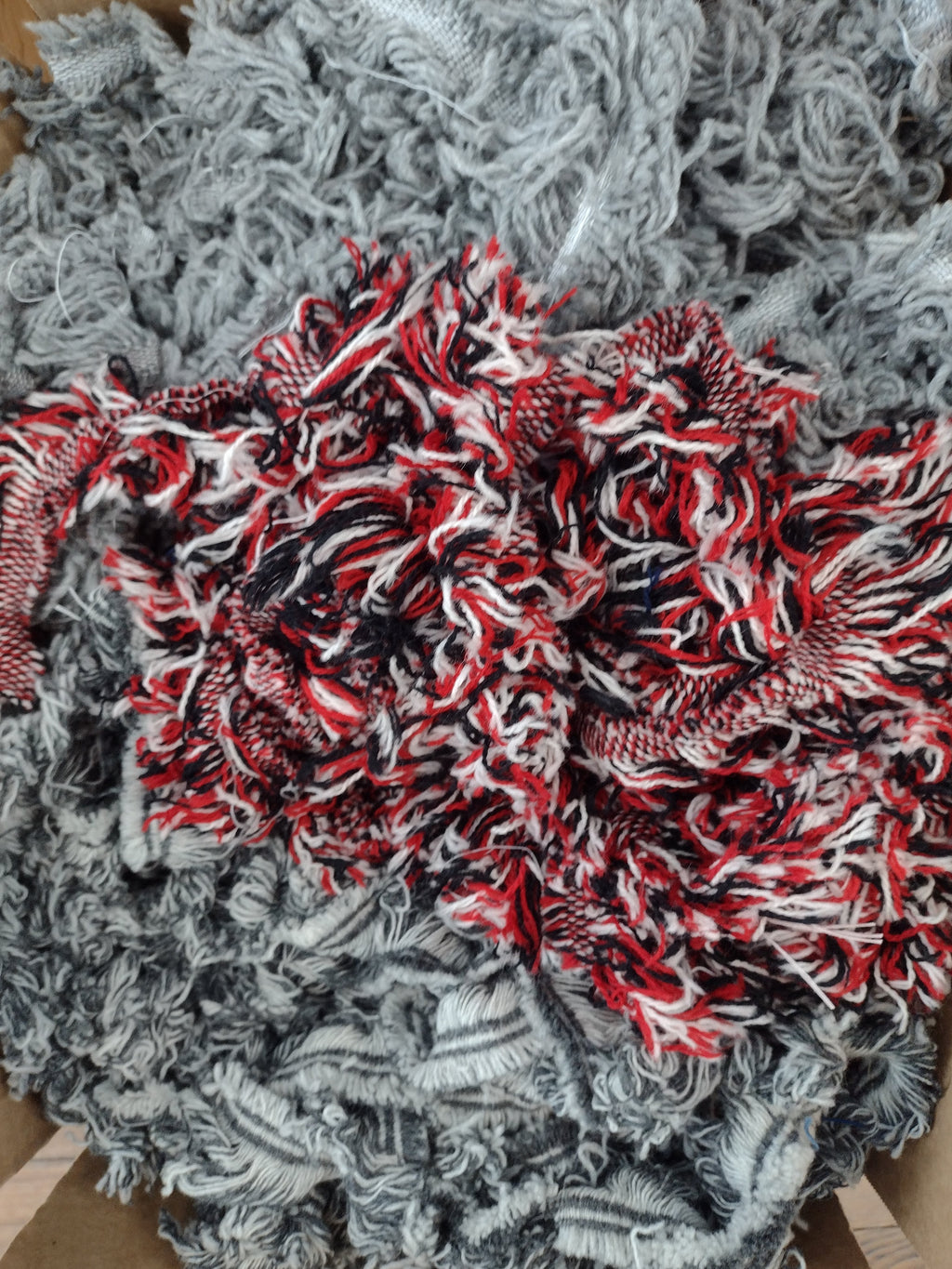 Wool Selvedge: 10lb, Red, Black and Grays #0133