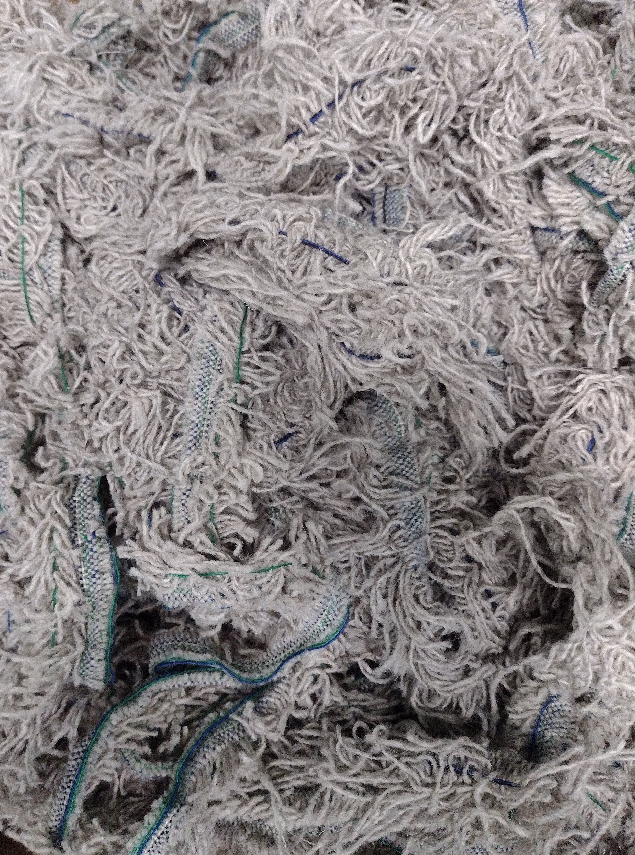 Wool Selvedge: 10lb Natural Tan with Green & Blue strings 0038