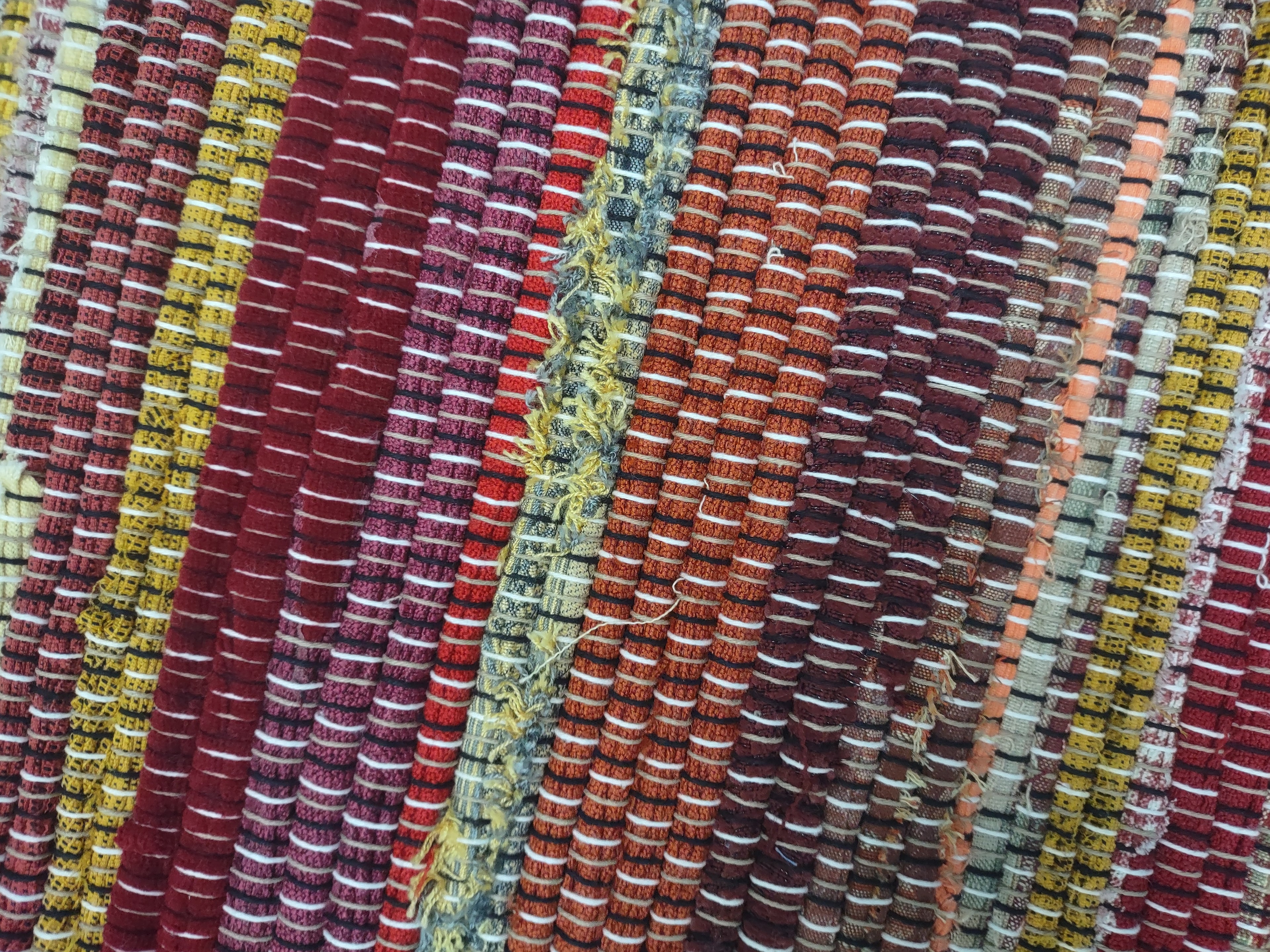 Shades of Red, Classic Rag Rug 26x44 inches #2788