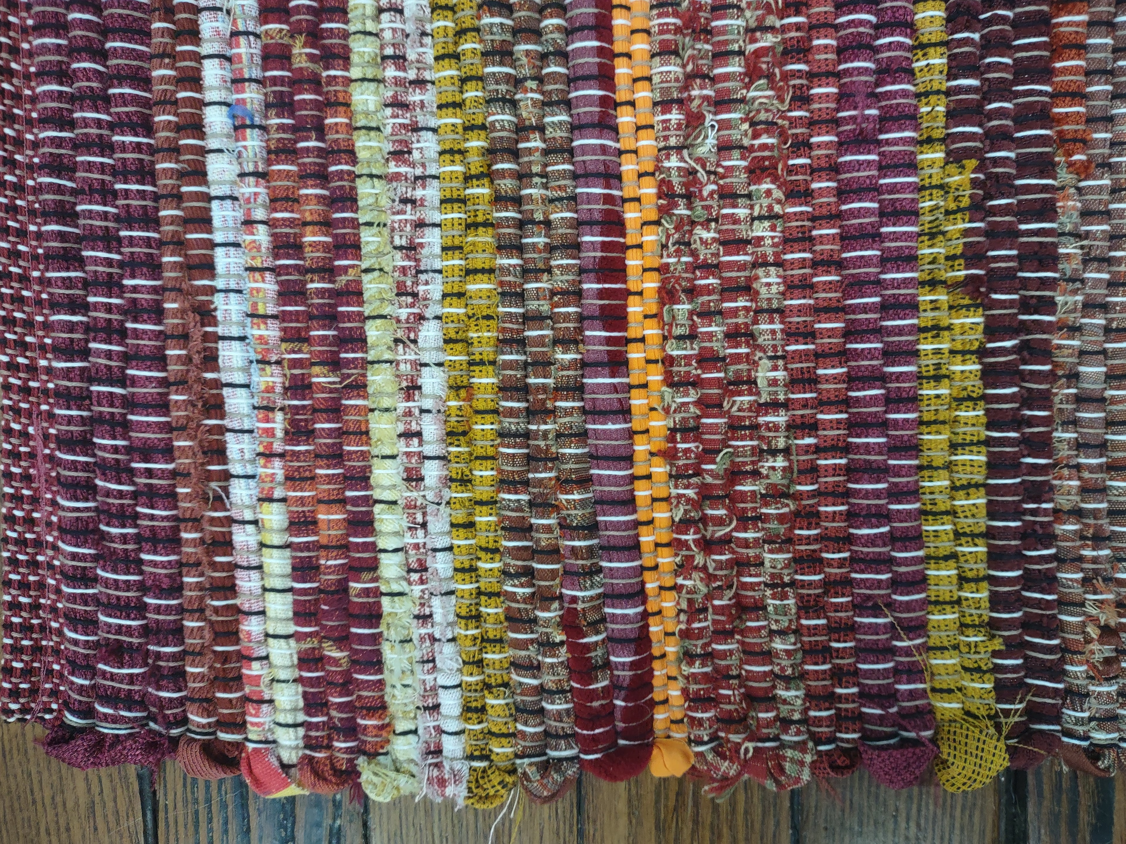 Shades of Red, Classic Rag Rug 26x44 inches #2788