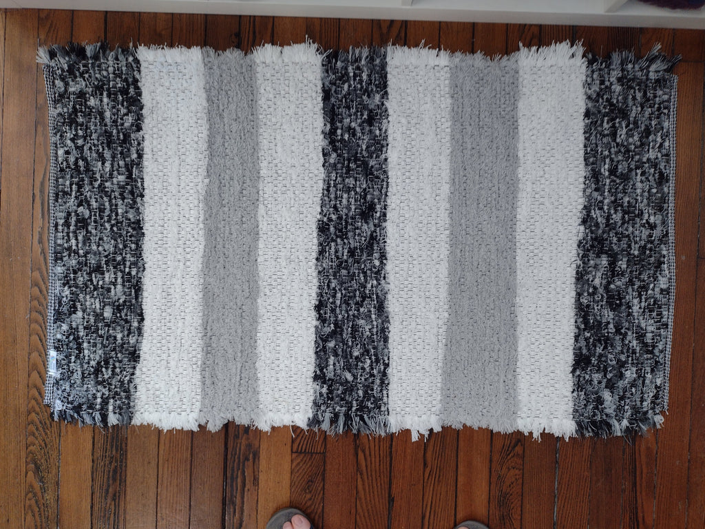 Bold Black & White Rug by Tori 26x45 inches #2882