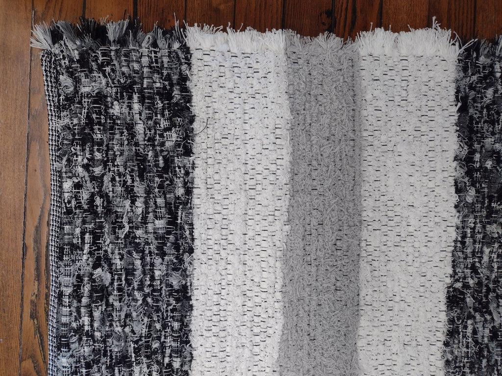 Bold Black & White Rug by Tori 26x45 inches #2882
